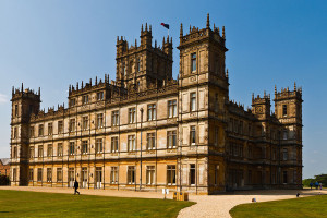 800px-Highclere_Castle_(April_2011)